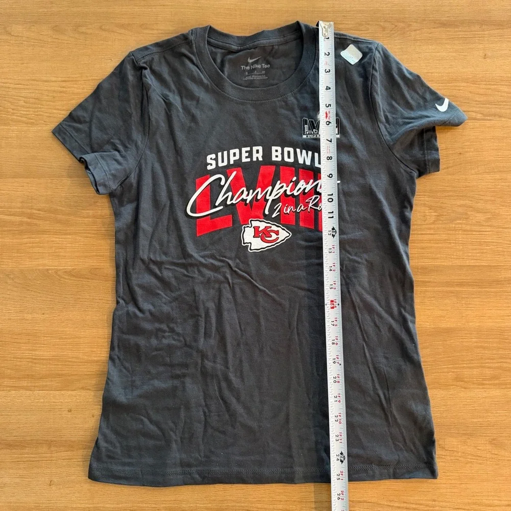 Nike Kansas City Chiefs Super Bowl LVIII Champions 2‎ In A Row T-Shirt Womens S